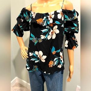 Karen Kane "Island Rythm" Top  Size Small.     NWT